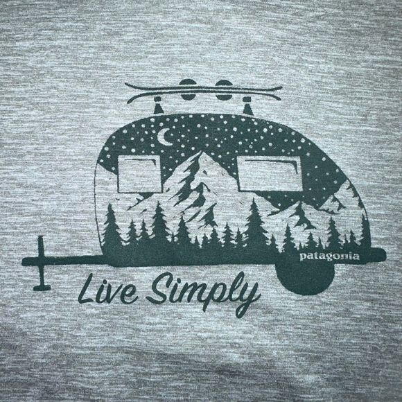 NWOT Women’s XL Patagonia Capilene Baselayer SS Graphic TShirt - Picture 3 of 7